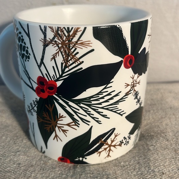 Starbucks Pinecone and Holly Mug,Stunning and Collectible From 2021. 12 ounces - Picture 5 of 9